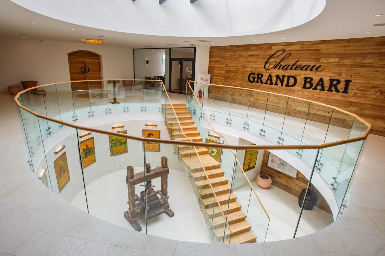 ホテル Chateau Grand Bari Bara エクステリア 写真