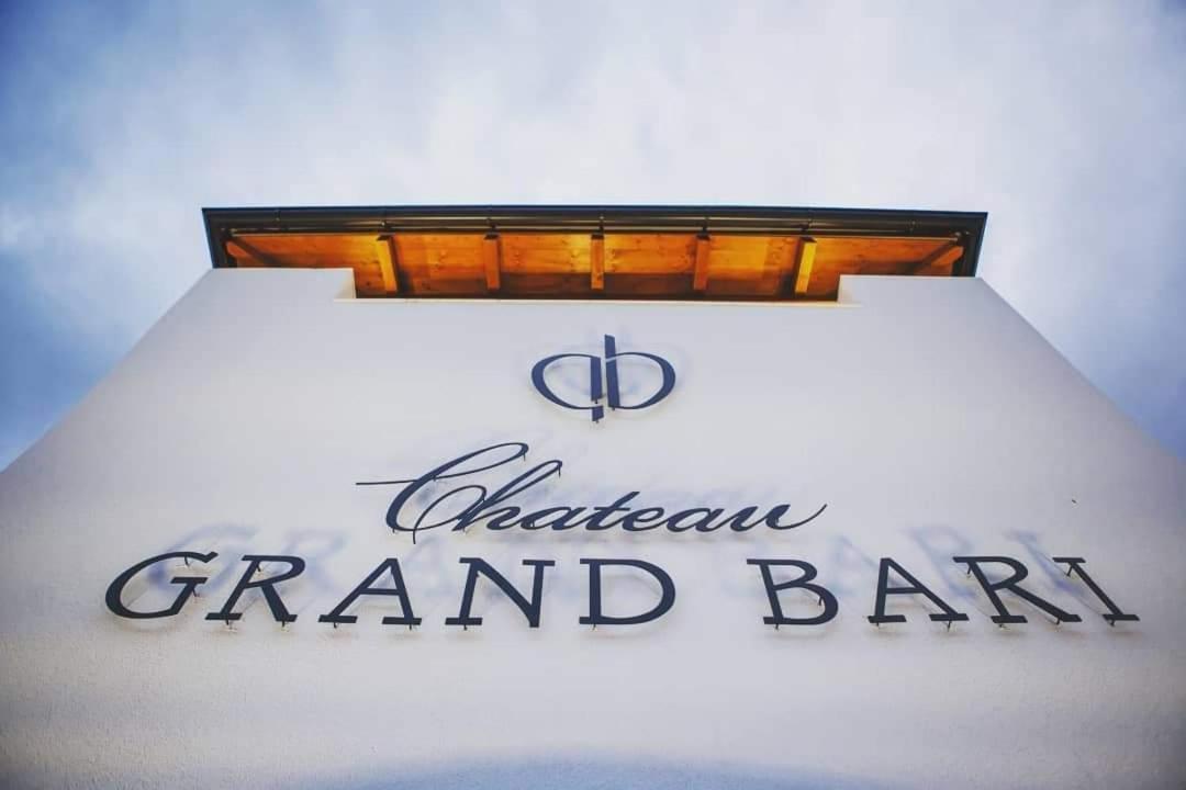 ホテル Chateau Grand Bari Bara エクステリア 写真
